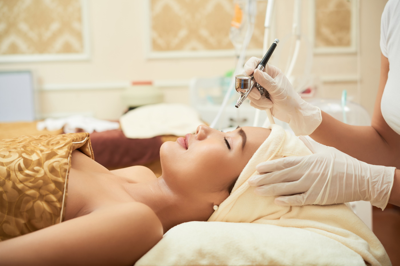Kosmetologia bioestetyczna – co to jest? Definicja, zabiegi, wskazania