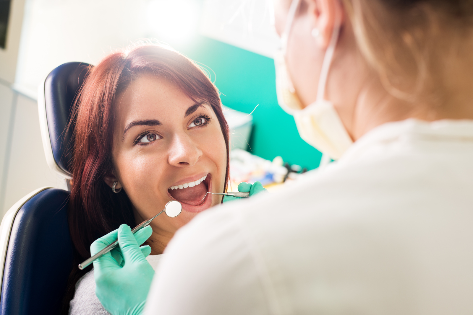 Co to jest bonding zębów? Definicja, zastosowanie, zalety i wady